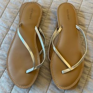 2 pairs of Old Navy metallic leather flip flops. One gold (9) One Silver (10)